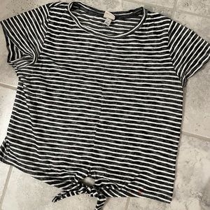 Mossimo black and white top